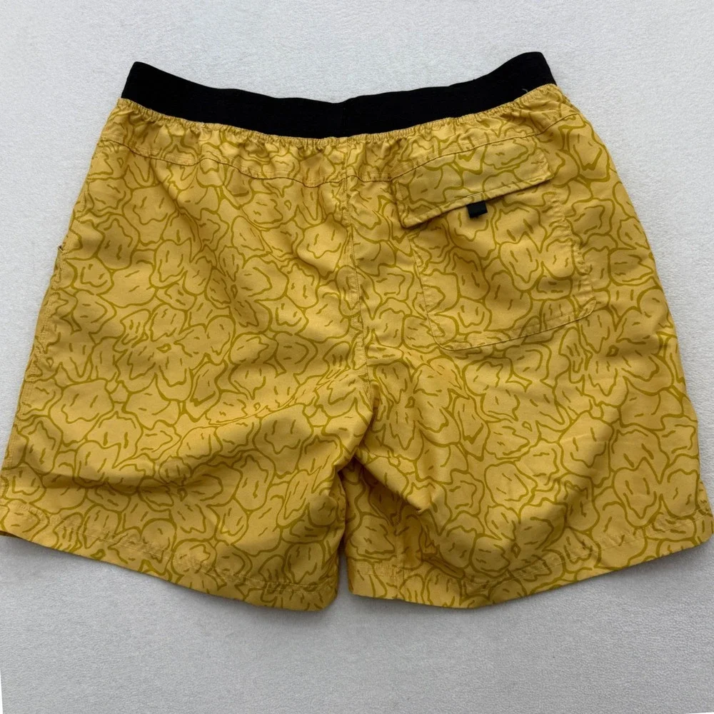 Prana Mens Size Large L/08 Yellow Abstract Smiley Mojo Shorts Athletic Outdoor